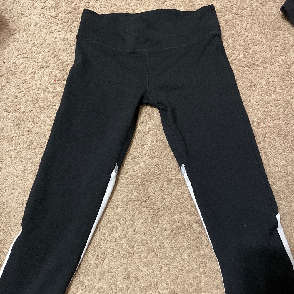 Fabletics black and white capris
